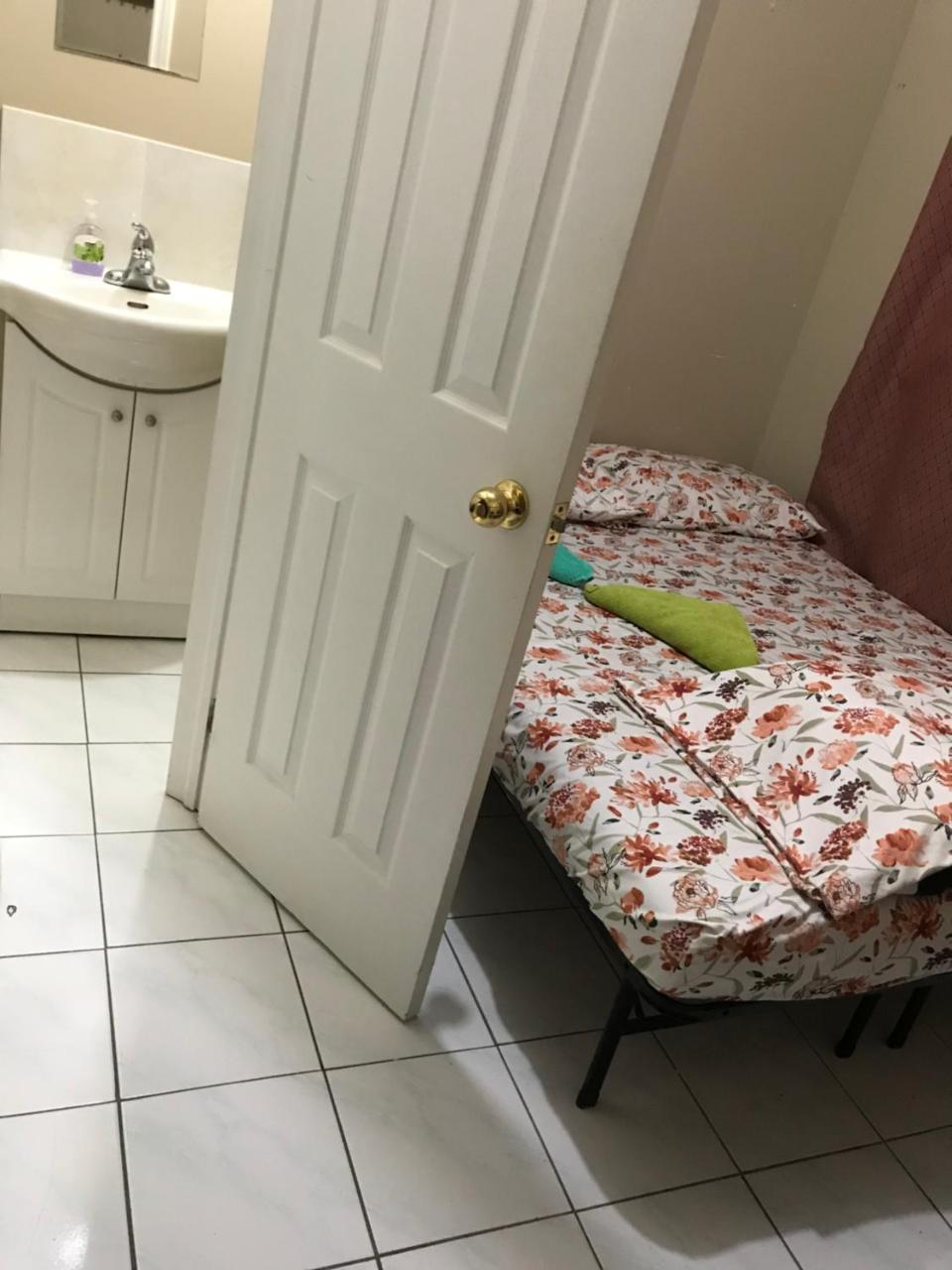 Toronto Travellers Home מראה חיצוני תמונה